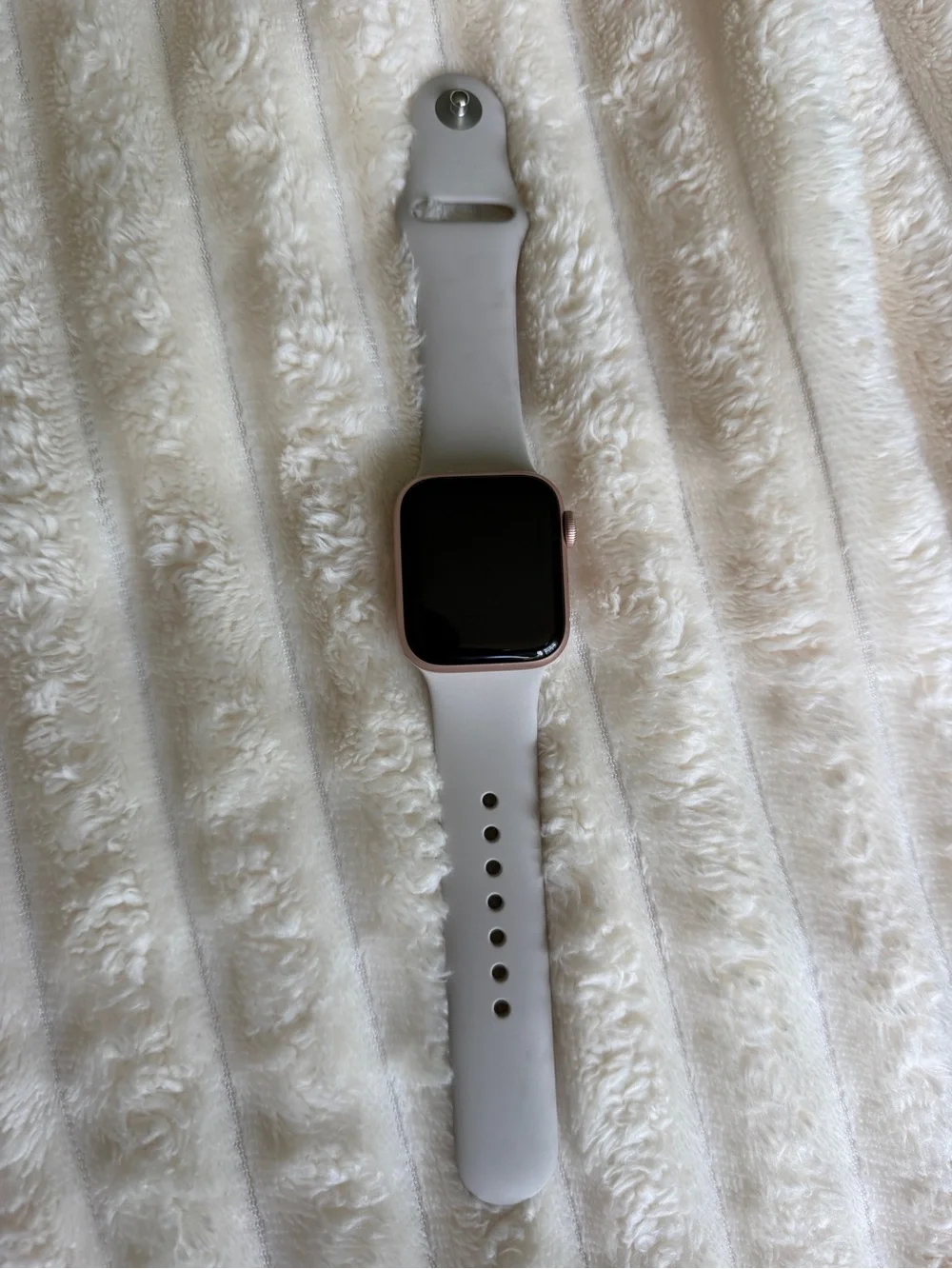 Apple Watch SE 40mm Rose Gold Smartwatch with Starlight Band